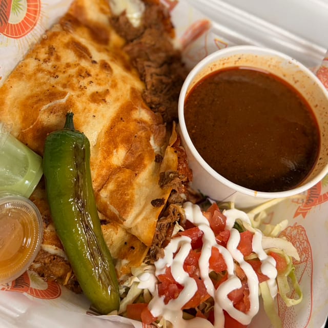 Birria gringa c/consome.
